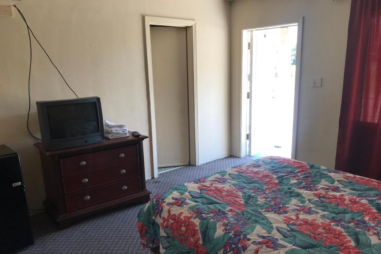 Hotel O Near Fanning Springs State Park Us Hwy 98 Old Town Екстер'єр фото