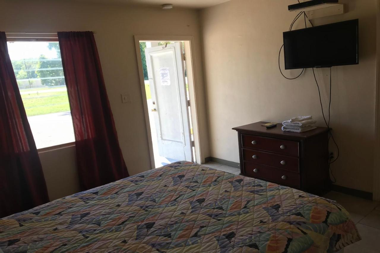 Hotel O Near Fanning Springs State Park Us Hwy 98 Old Town Екстер'єр фото