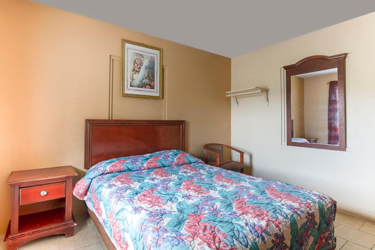 Hotel O Near Fanning Springs State Park Us Hwy 98 Old Town Екстер'єр фото