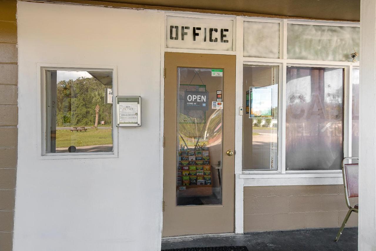 Hotel O Near Fanning Springs State Park Us Hwy 98 Old Town Екстер'єр фото