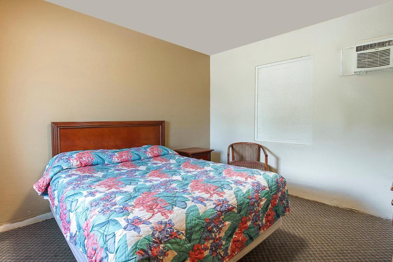 Hotel O Near Fanning Springs State Park Us Hwy 98 Old Town Екстер'єр фото