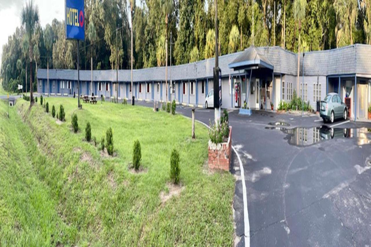 Hotel O Near Fanning Springs State Park Us Hwy 98 Old Town Екстер'єр фото